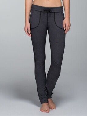 Lululemon Skinny Will Pant (Print). Diamond Dot Black, Grey. 32" Inseam. Size 6.